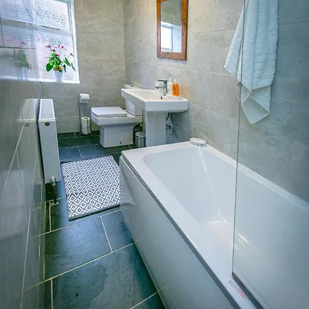 Spacious Ground Floor Apartamento