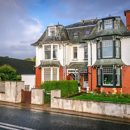 Spacious Ground Floor Apartman *